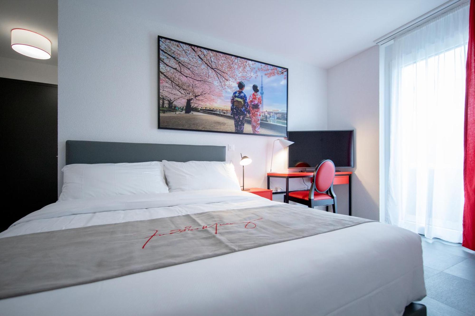 "The Freddie Mercury" Hotel モントルー エクステリア 写真